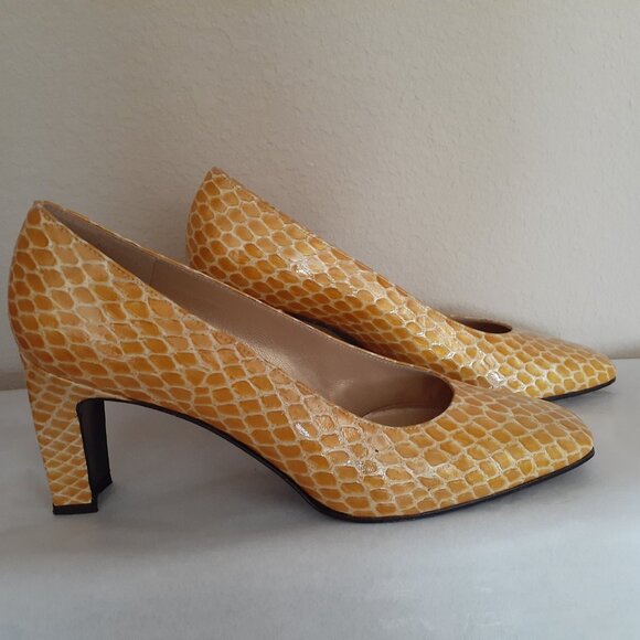 Stuart Weitzman Reptile pattern Leather Heels - Picture 4 of 13